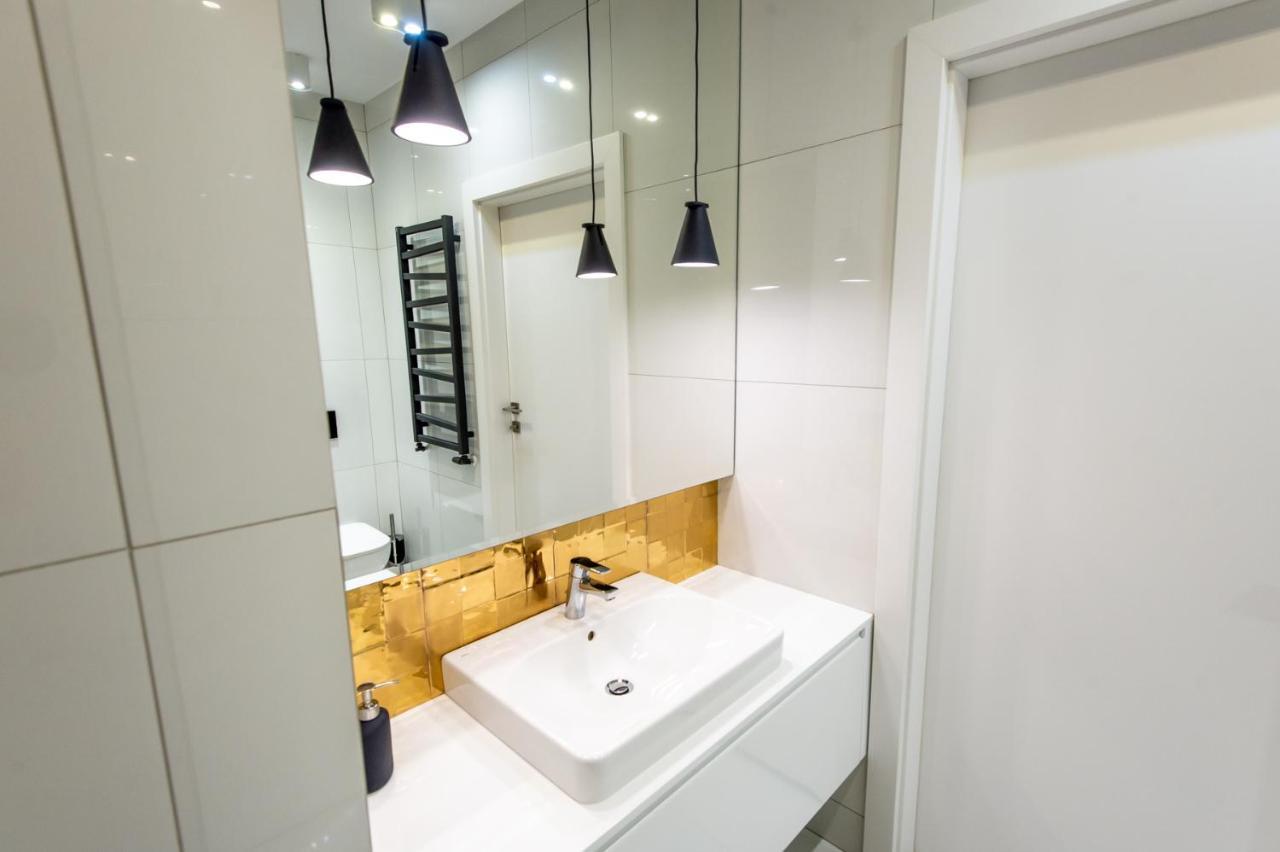 Super-Apartamenty Presidential Suite Познан Екстериор снимка